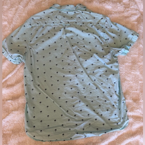 Palm Tree button up - Picture 3 of 3